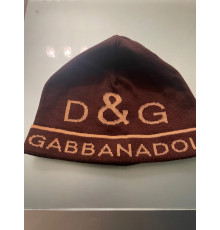 Стильная вязаная шапка Dolce & Gabbana 